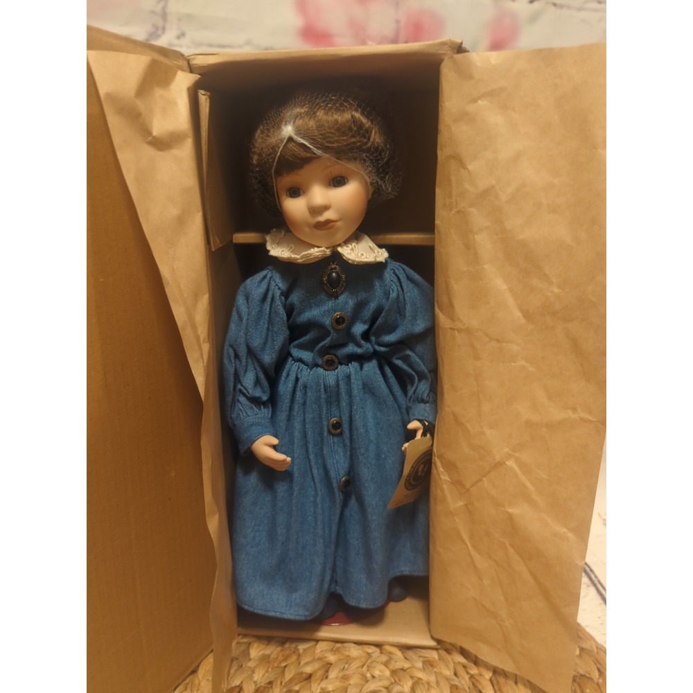 BOYDS YESTERDAY'S CHILD DOLLS COLLECTION MS. ASHLEY TEACHER 16" - Picture 10 of 16